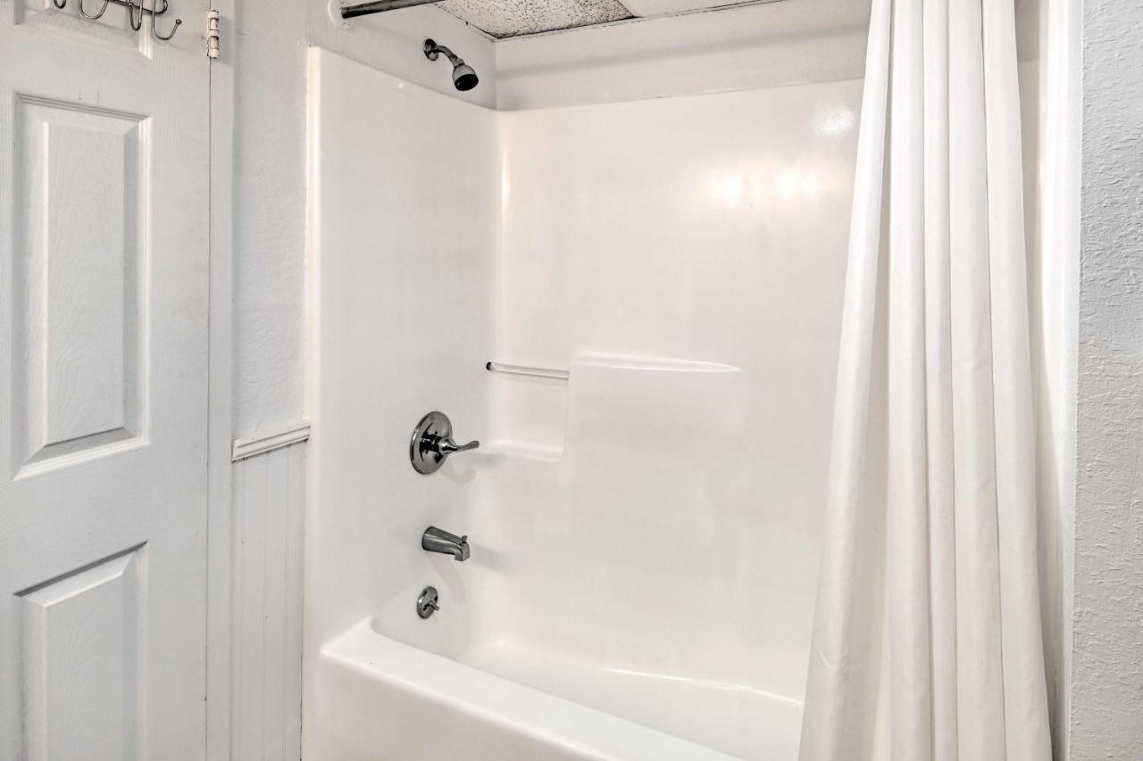 Beachfront Condo In Myrtle Beach With Pool Access Eksteriør billede